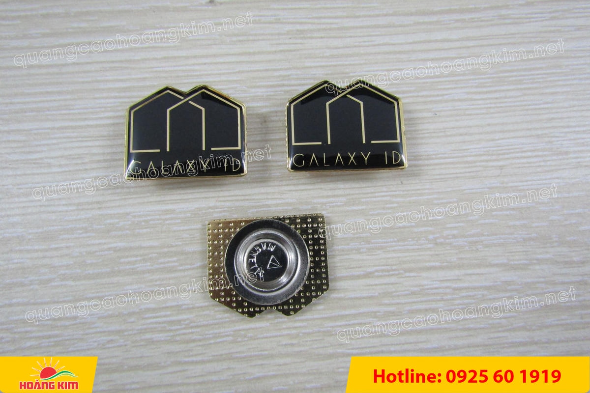 lam logo huy hieu cai ao cat be theo hinh co ma vang 24k 29 1 - L&Agrave;M LOGO, HUY HIỆU C&Agrave;I &Aacute;O ĐỒNG ĂN M&Ograve;N CẮT BẾ THEO H&Igrave;NH C&Oacute; MẠ V&Agrave;NG 24K SANG TRỌNG