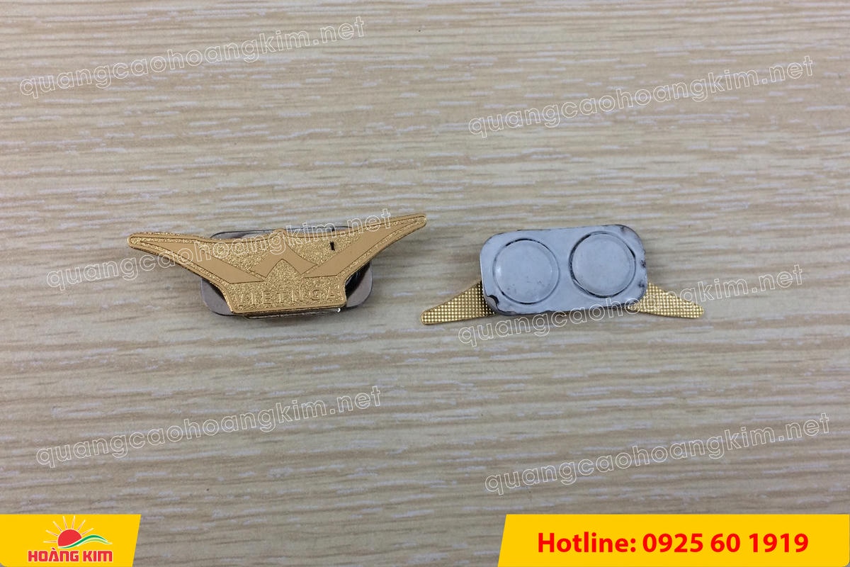 lam logo huy hieu cai ao cat be theo hinh co ma vang 24k 31 1 - L&Agrave;M LOGO, HUY HIỆU C&Agrave;I &Aacute;O ĐỒNG ĂN M&Ograve;N CẮT BẾ THEO H&Igrave;NH C&Oacute; MẠ V&Agrave;NG 24K SANG TRỌNG