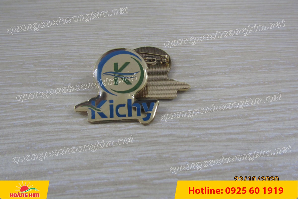 lam logo huy hieu cai ao cat be theo hinh co ma vang 24k 34 1 - L&Agrave;M LOGO, HUY HIỆU C&Agrave;I &Aacute;O ĐỒNG ĂN M&Ograve;N CẮT BẾ THEO H&Igrave;NH C&Oacute; MẠ V&Agrave;NG 24K SANG TRỌNG