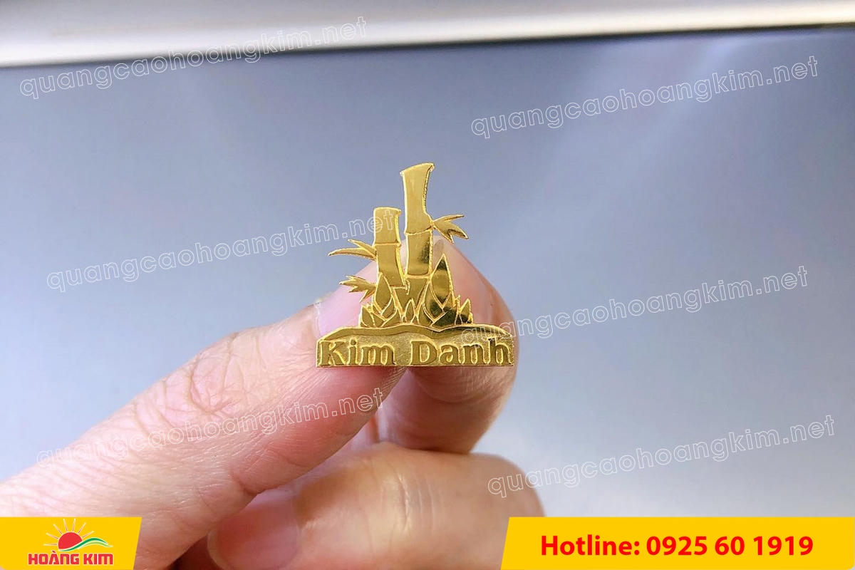 lam logo huy hieu cai ao cat be theo hinh co ma vang 24k 35 1 - L&Agrave;M LOGO, HUY HIỆU C&Agrave;I &Aacute;O ĐỒNG ĂN M&Ograve;N CẮT BẾ THEO H&Igrave;NH C&Oacute; MẠ V&Agrave;NG 24K SANG TRỌNG