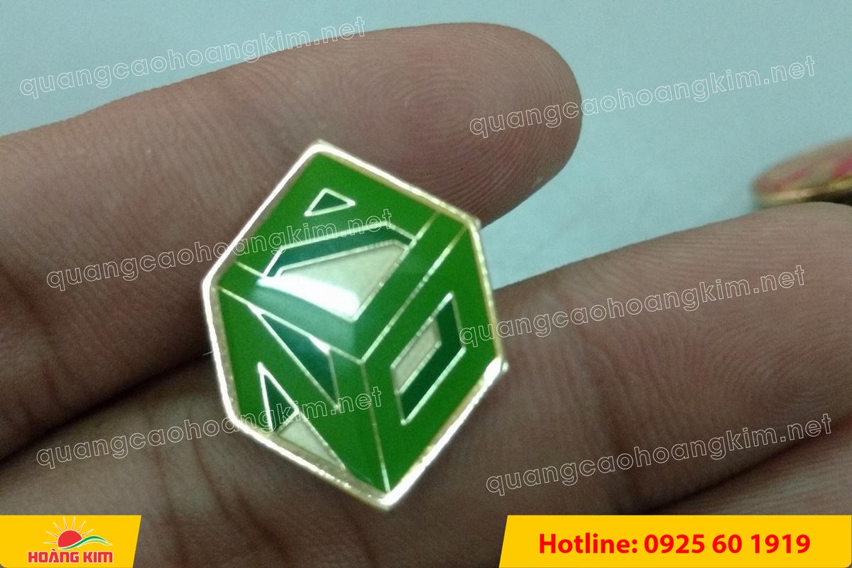 lam logo huy hieu cai ao cat be theo hinh co ma vang 24k 5 1 - L&Agrave;M LOGO, HUY HIỆU C&Agrave;I &Aacute;O ĐỒNG ĂN M&Ograve;N CẮT BẾ THEO H&Igrave;NH C&Oacute; MẠ V&Agrave;NG 24K SANG TRỌNG