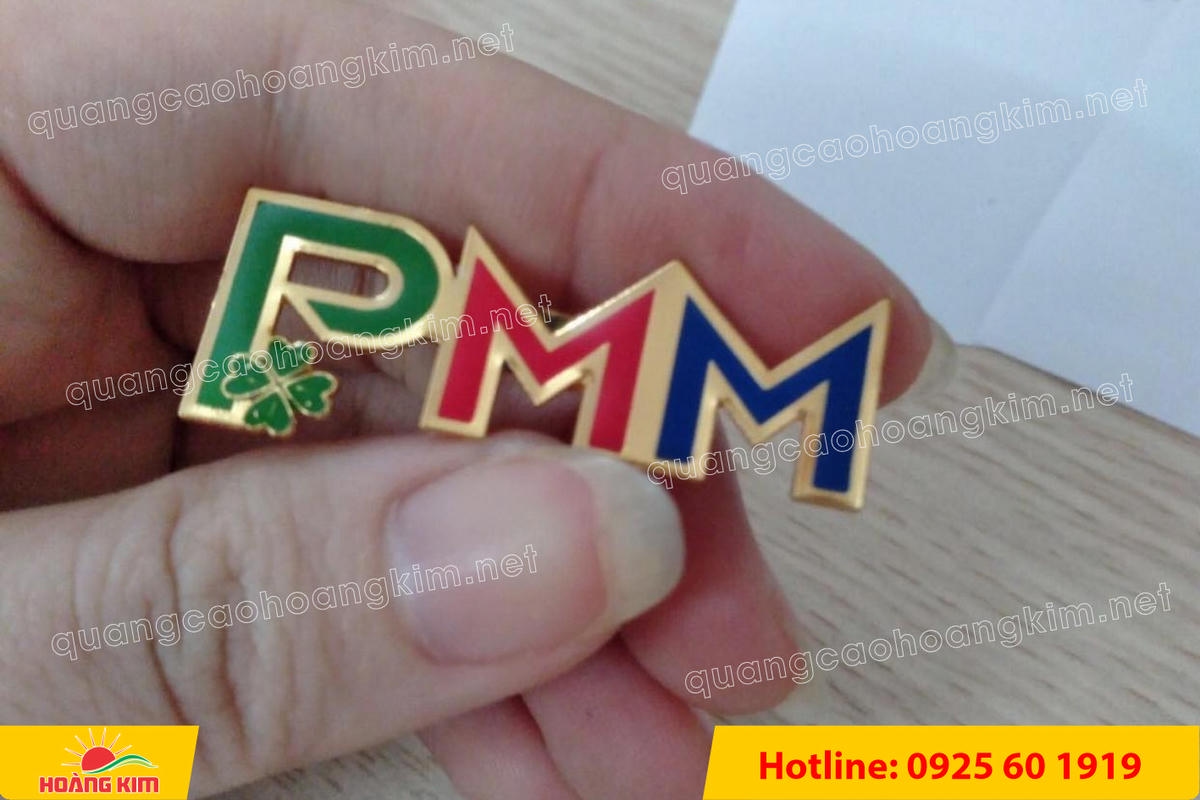 lam logo huy hieu cai ao cat be theo hinh co ma vang 24k 51 - L&Agrave;M LOGO, HUY HIỆU C&Agrave;I &Aacute;O ĐỒNG ĂN M&Ograve;N CẮT BẾ THEO H&Igrave;NH C&Oacute; MẠ V&Agrave;NG 24K SANG TRỌNG