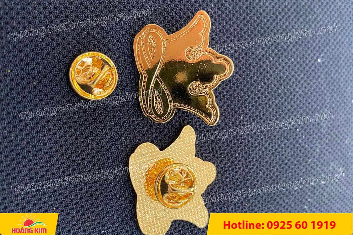 lam logo huy hieu cai ao cat be theo hinh co ma vang 24k 65 - L&Agrave;M LOGO, HUY HIỆU C&Agrave;I &Aacute;O ĐỒNG ĂN M&Ograve;N CẮT BẾ THEO H&Igrave;NH C&Oacute; MẠ V&Agrave;NG 24K SANG TRỌNG