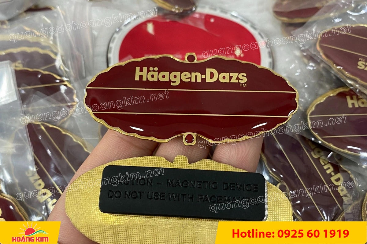 lam logo huy hieu cai ao cat be theo hinh co ma vang 24k 69 - L&Agrave;M LOGO, HUY HIỆU C&Agrave;I &Aacute;O ĐỒNG ĂN M&Ograve;N CẮT BẾ THEO H&Igrave;NH C&Oacute; MẠ V&Agrave;NG 24K SANG TRỌNG