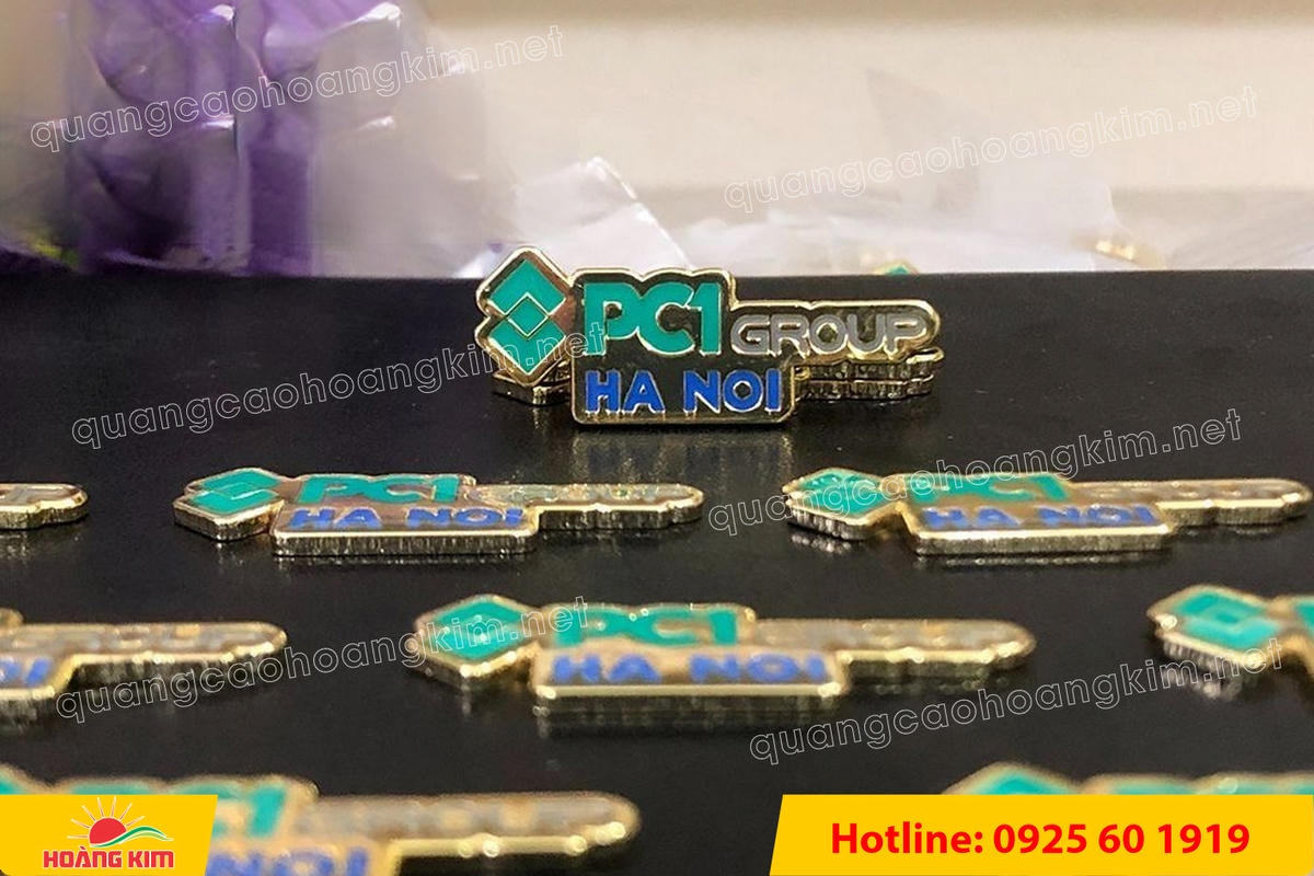 lam logo huy hieu cai ao cat be theo hinh co ma vang 24k 73 - L&Agrave;M LOGO, HUY HIỆU C&Agrave;I &Aacute;O ĐỒNG ĂN M&Ograve;N CẮT BẾ THEO H&Igrave;NH C&Oacute; MẠ V&Agrave;NG 24K SANG TRỌNG