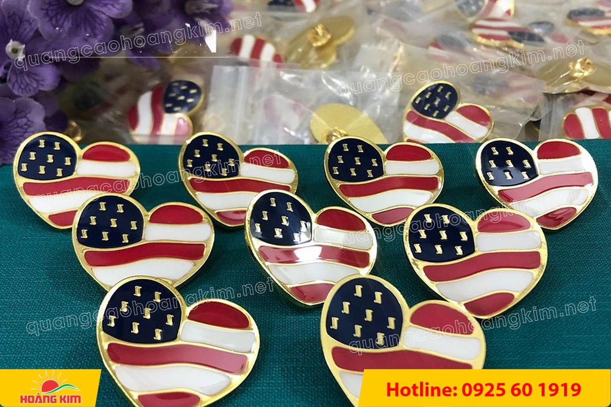 lam logo huy hieu cai ao cat be theo hinh co ma vang 24k 79 - L&Agrave;M LOGO, HUY HIỆU C&Agrave;I &Aacute;O ĐỒNG ĂN M&Ograve;N CẮT BẾ THEO H&Igrave;NH C&Oacute; MẠ V&Agrave;NG 24K SANG TRỌNG