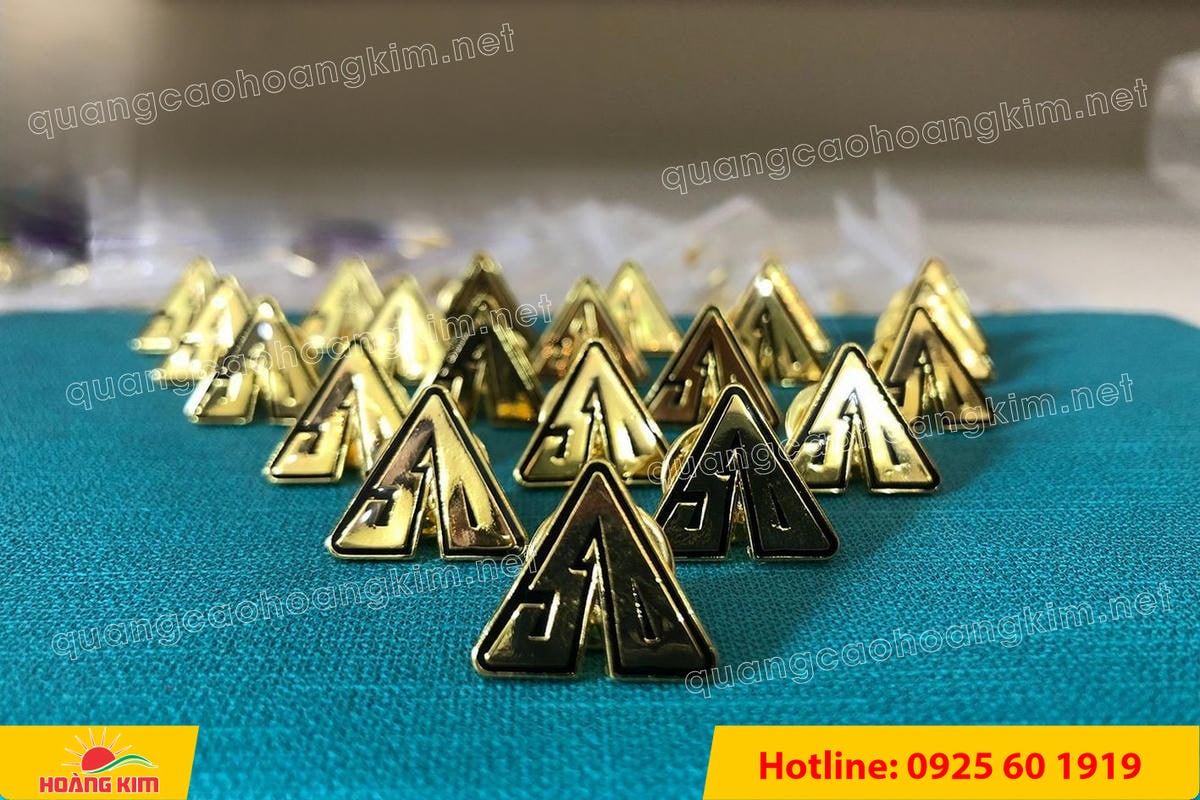 lam logo huy hieu cai ao cat be theo hinh co ma vang 24k 84 - L&Agrave;M LOGO, HUY HIỆU C&Agrave;I &Aacute;O ĐỒNG ĂN M&Ograve;N CẮT BẾ THEO H&Igrave;NH C&Oacute; MẠ V&Agrave;NG 24K SANG TRỌNG