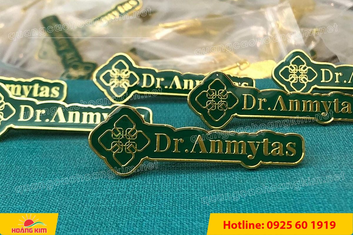 lam logo huy hieu cai ao cat be theo hinh co ma vang 24k 85 - L&Agrave;M LOGO, HUY HIỆU C&Agrave;I &Aacute;O ĐỒNG ĂN M&Ograve;N CẮT BẾ THEO H&Igrave;NH C&Oacute; MẠ V&Agrave;NG 24K SANG TRỌNG