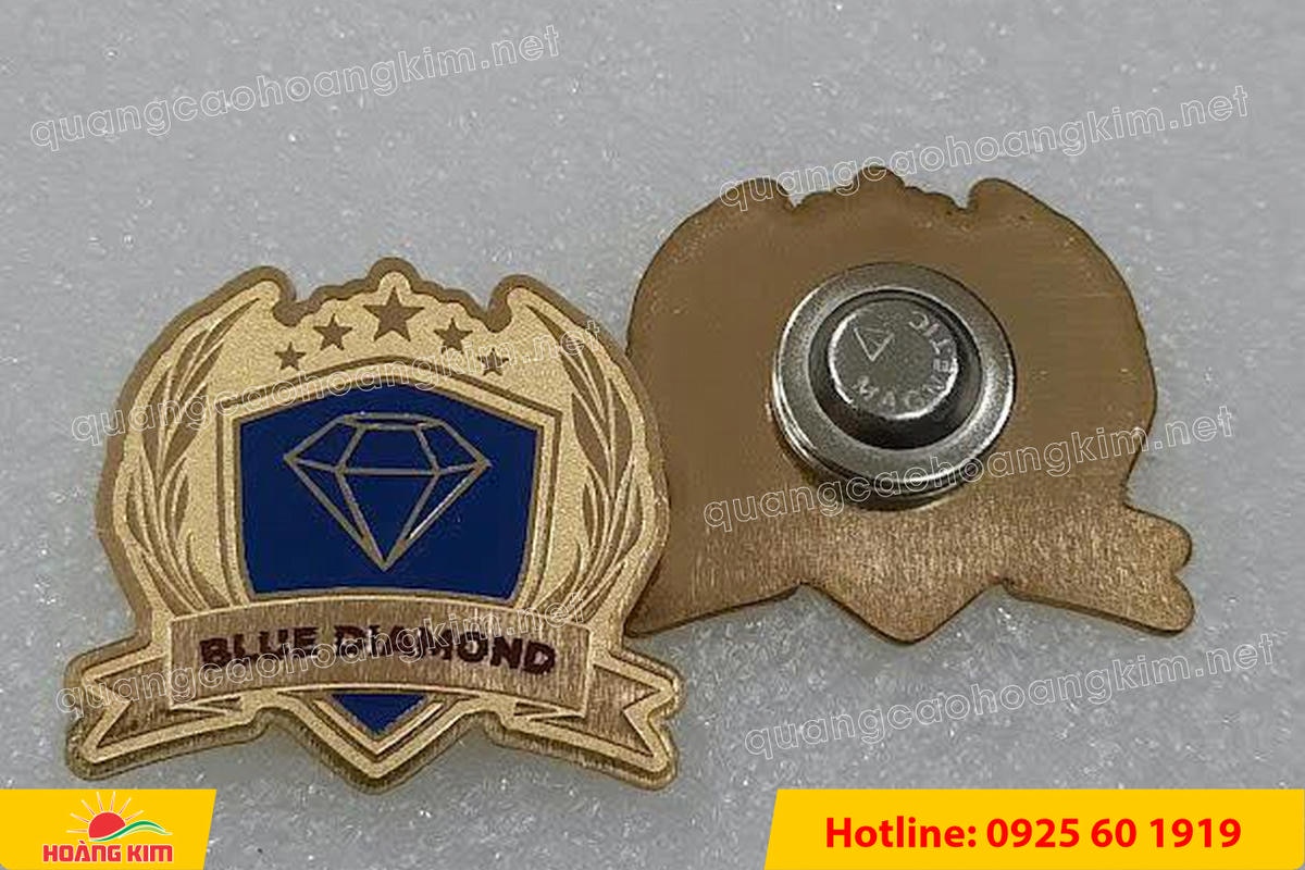 lam logo huy hieu cai ao cat be theo hinh co ma vang 24k 96 - L&Agrave;M LOGO, HUY HIỆU C&Agrave;I &Aacute;O ĐỒNG ĂN M&Ograve;N CẮT BẾ THEO H&Igrave;NH C&Oacute; MẠ V&Agrave;NG 24K SANG TRỌNG