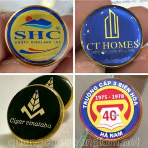huy hieu tron cai ao phoi duc san noi dung in anh 1 300x300 - HUY HIỆU NHỰA GIÁ RẺ, NHẸ, NHIỀU MẪU MÃ ĐẸP, THẨM MỸ