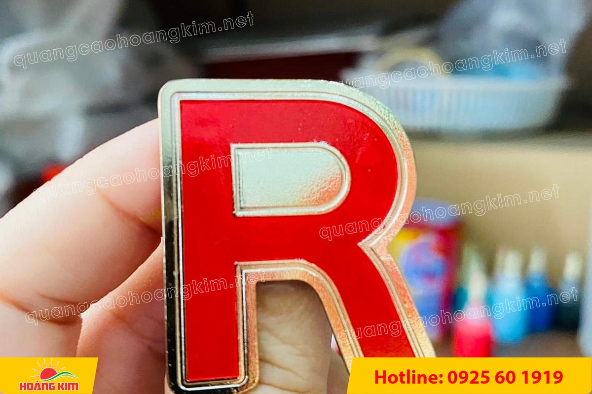 huy hieu duc ma vang 24k cat be theo hinh logo 103 - HUY HIỆU Đ&Uacute;C MẠ V&Agrave;NG 24K CẮT BẾ THEO LOGO CAO CẤP