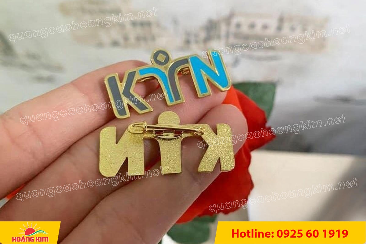 huy hieu duc ma vang 24k cat be theo hinh logo 104 - HUY HIỆU Đ&Uacute;C MẠ V&Agrave;NG 24K CẮT BẾ THEO LOGO CAO CẤP