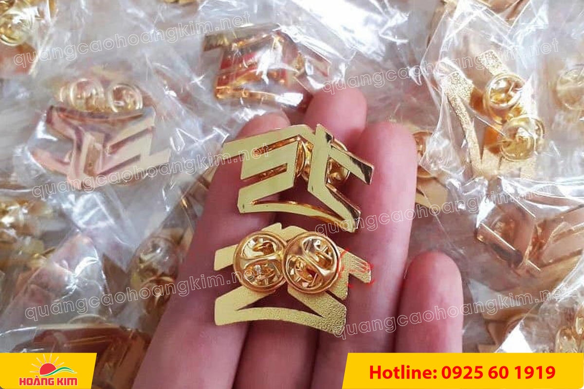 huy hieu duc ma vang 24k cat be theo hinh logo 108 - HUY HIỆU Đ&Uacute;C MẠ V&Agrave;NG 24K CẮT BẾ THEO LOGO CAO CẤP