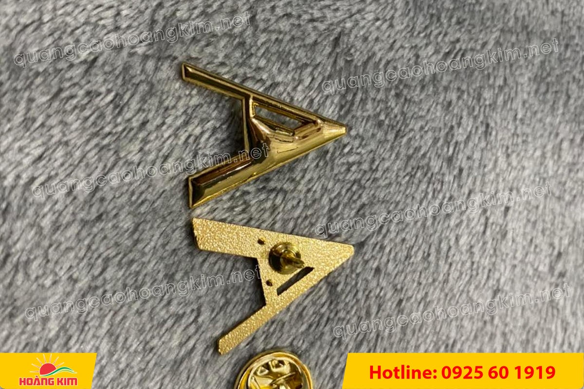 huy hieu duc ma vang 24k cat be theo hinh logo 109 - HUY HIỆU Đ&Uacute;C MẠ V&Agrave;NG 24K CẮT BẾ THEO LOGO CAO CẤP