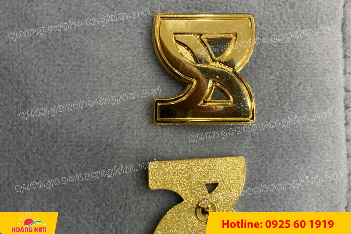 huy hieu duc ma vang 24k cat be theo hinh logo 111 - HUY HIỆU Đ&Uacute;C MẠ V&Agrave;NG 24K CẮT BẾ THEO LOGO CAO CẤP
