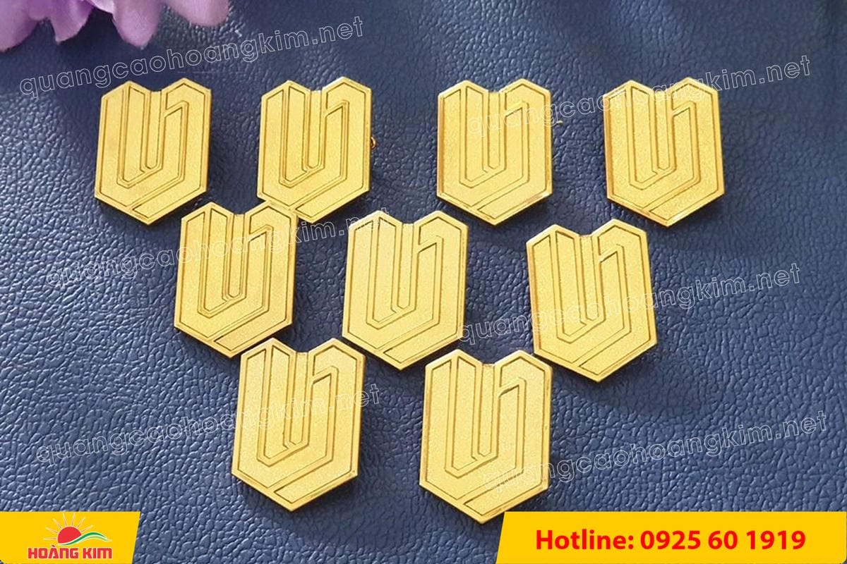 huy hieu duc ma vang 24k cat be theo hinh logo 121 - HUY HIỆU Đ&Uacute;C MẠ V&Agrave;NG 24K CẮT BẾ THEO LOGO CAO CẤP