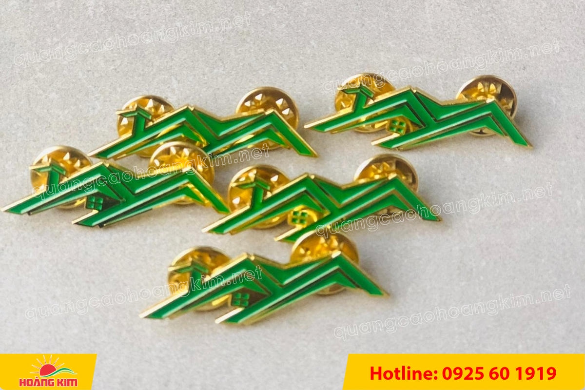 huy hieu duc ma vang 24k cat be theo hinh logo 125 - HUY HIỆU Đ&Uacute;C MẠ V&Agrave;NG 24K CẮT BẾ THEO LOGO CAO CẤP