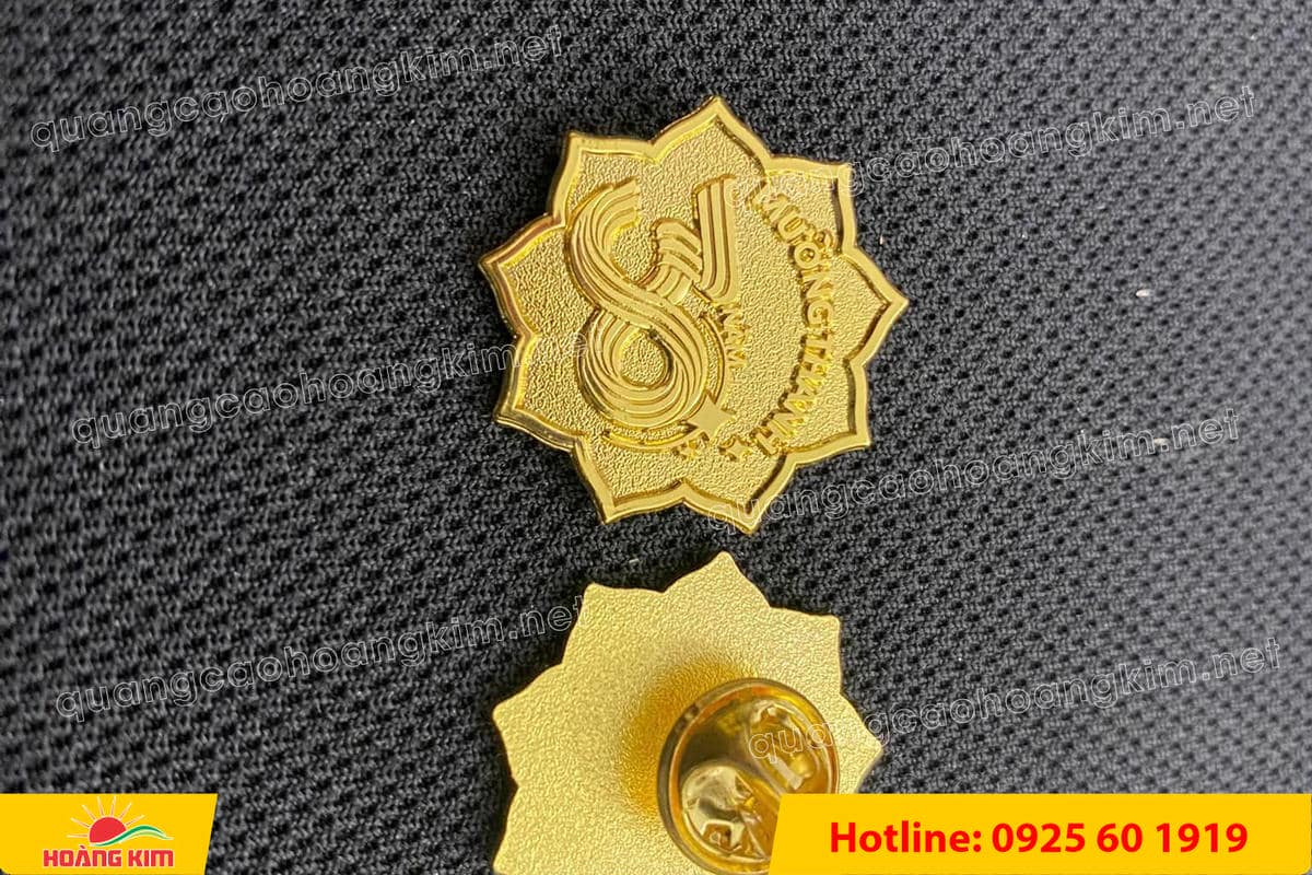 huy hieu duc ma vang 24k cat be theo hinh logo 133 - HUY HIỆU Đ&Uacute;C MẠ V&Agrave;NG 24K CẮT BẾ THEO LOGO CAO CẤP