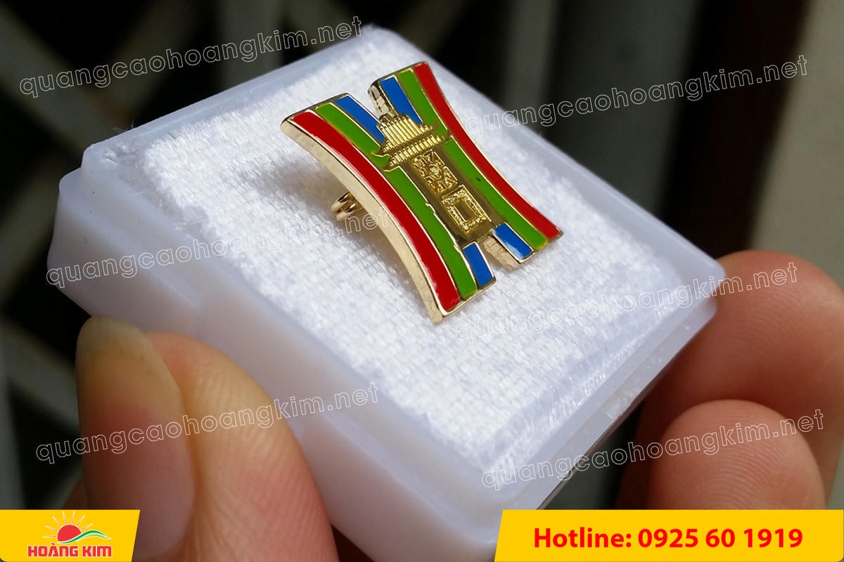 huy hieu duc ma vang 24k cat be theo hinh logo 14 - HUY HIỆU Đ&Uacute;C MẠ V&Agrave;NG 24K CẮT BẾ THEO LOGO CAO CẤP