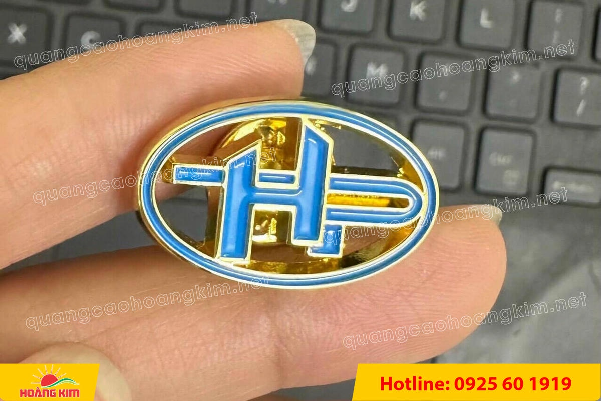 huy hieu duc ma vang 24k cat be theo hinh logo 142 - HUY HIỆU Đ&Uacute;C MẠ V&Agrave;NG 24K CẮT BẾ THEO LOGO CAO CẤP