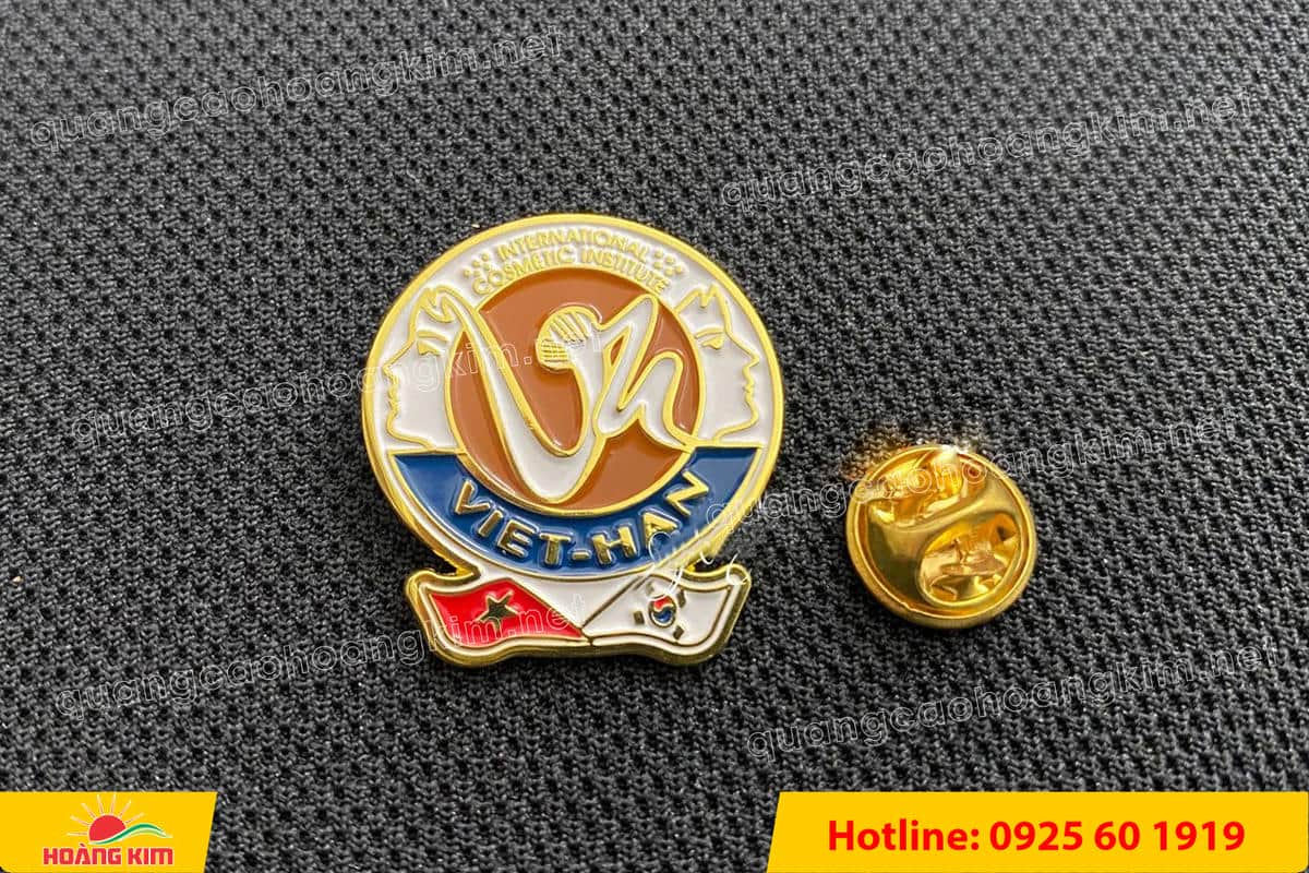 huy hieu duc ma vang 24k cat be theo hinh logo 147 - HUY HIỆU Đ&Uacute;C MẠ V&Agrave;NG 24K CẮT BẾ THEO LOGO CAO CẤP