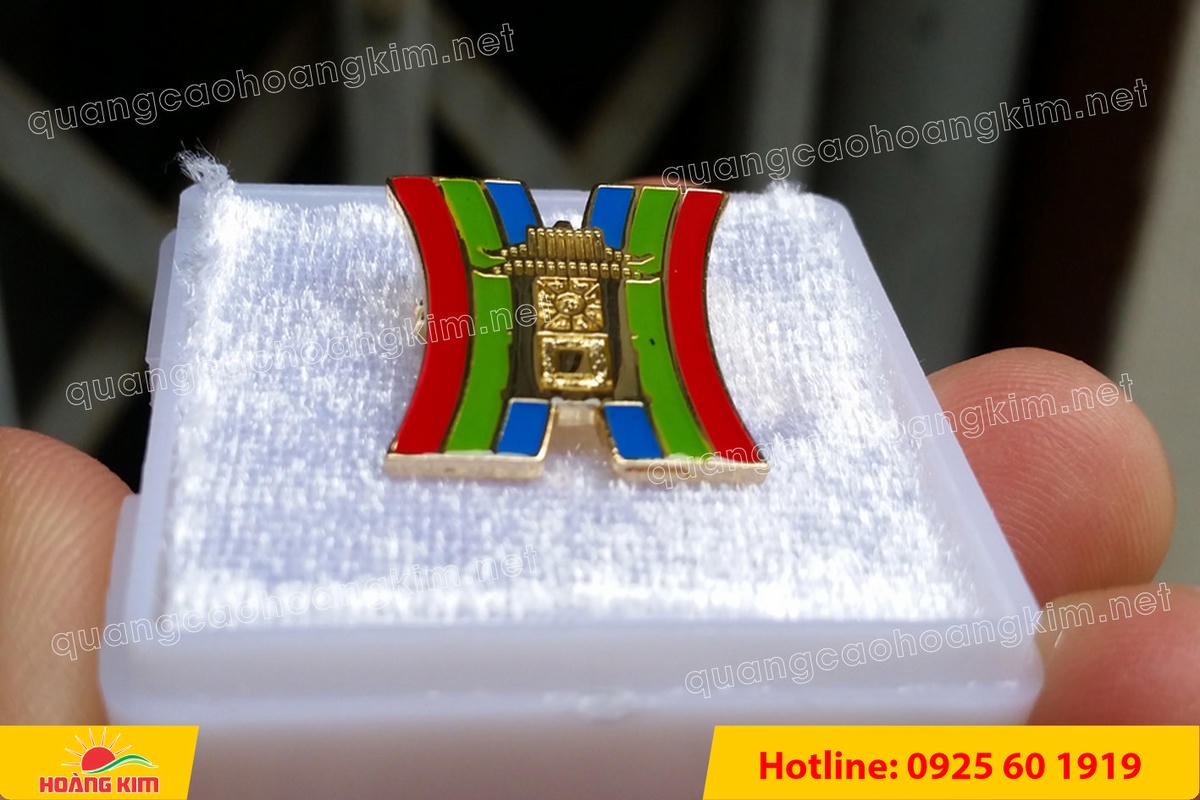 huy hieu duc ma vang 24k cat be theo hinh logo 15 - HUY HIỆU Đ&Uacute;C MẠ V&Agrave;NG 24K CẮT BẾ THEO LOGO CAO CẤP