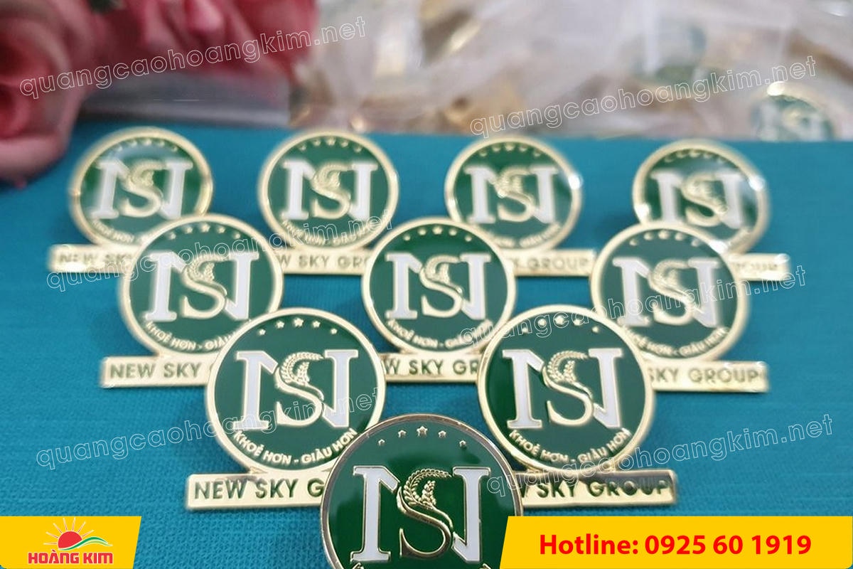 huy hieu duc ma vang 24k cat be theo hinh logo 161 - HUY HIỆU Đ&Uacute;C MẠ V&Agrave;NG 24K CẮT BẾ THEO LOGO CAO CẤP