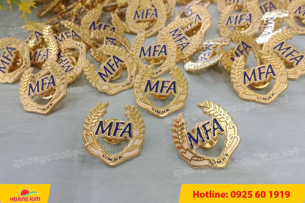 huy hieu duc ma vang 24k cat be theo hinh logo 164 - HUY HIỆU Đ&Uacute;C MẠ V&Agrave;NG 24K CẮT BẾ THEO LOGO CAO CẤP