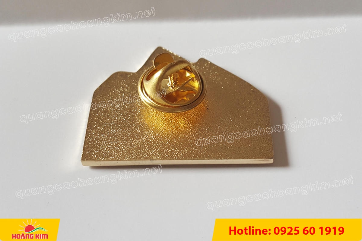 huy hieu duc ma vang 24k cat be theo hinh logo 17 - HUY HIỆU Đ&Uacute;C MẠ V&Agrave;NG 24K CẮT BẾ THEO LOGO CAO CẤP