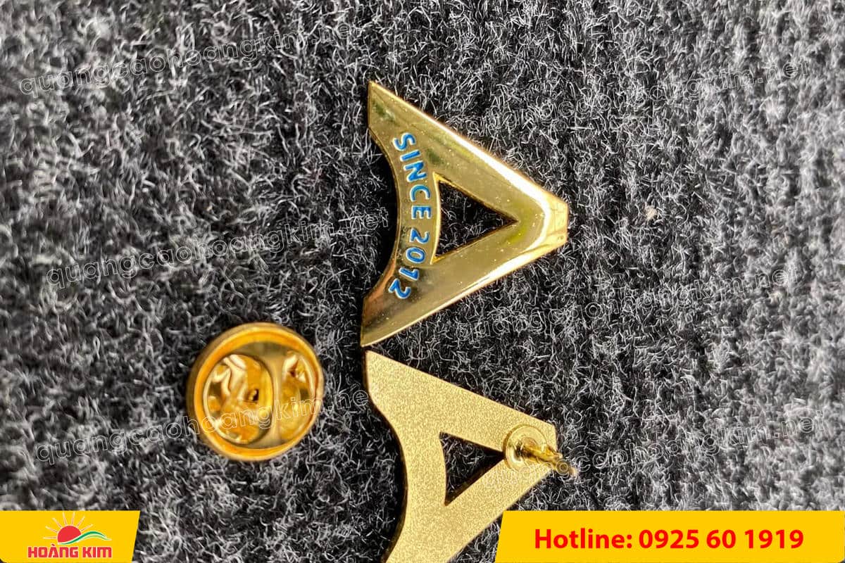 huy hieu duc ma vang 24k cat be theo hinh logo 170 - HUY HIỆU Đ&Uacute;C MẠ V&Agrave;NG 24K CẮT BẾ THEO LOGO CAO CẤP