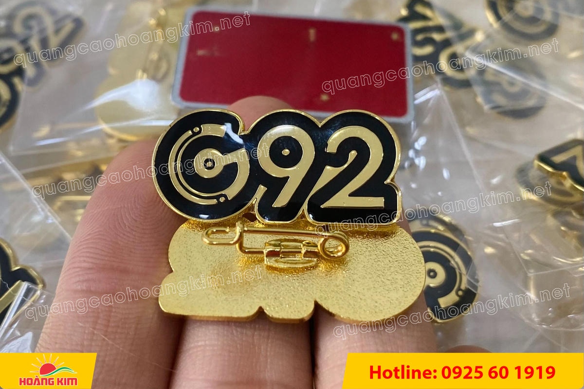 huy hieu duc ma vang 24k cat be theo hinh logo 173 - HUY HIỆU Đ&Uacute;C MẠ V&Agrave;NG 24K CẮT BẾ THEO LOGO CAO CẤP