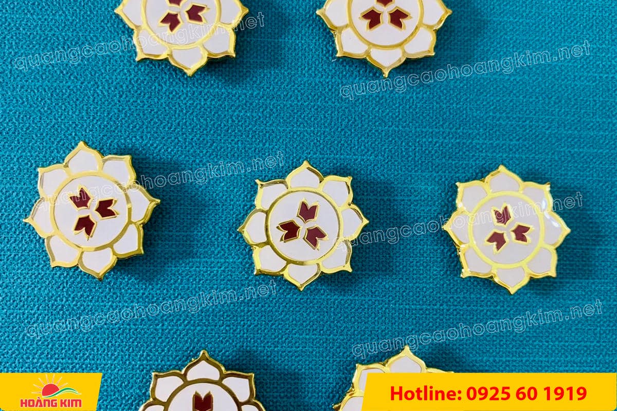 huy hieu duc ma vang 24k cat be theo hinh logo 178 - HUY HIỆU Đ&Uacute;C MẠ V&Agrave;NG 24K CẮT BẾ THEO LOGO CAO CẤP