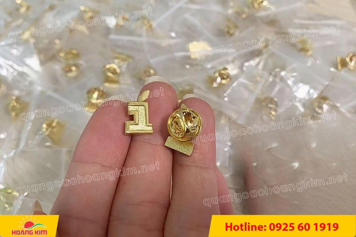huy hieu duc ma vang 24k cat be theo hinh logo 186 - HUY HIỆU Đ&Uacute;C MẠ V&Agrave;NG 24K CẮT BẾ THEO LOGO CAO CẤP