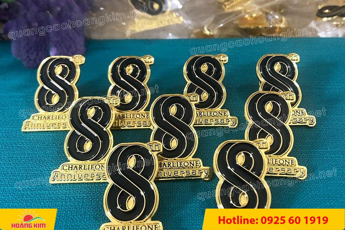 huy hieu duc ma vang 24k cat be theo hinh logo 190 - HUY HIỆU Đ&Uacute;C MẠ V&Agrave;NG 24K CẮT BẾ THEO LOGO CAO CẤP