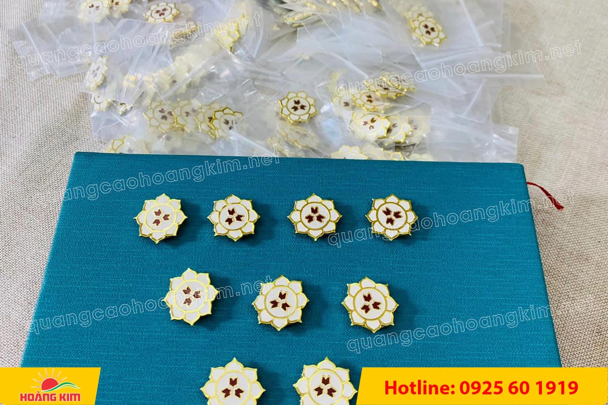 huy hieu duc ma vang 24k cat be theo hinh logo 193 - HUY HIỆU Đ&Uacute;C MẠ V&Agrave;NG 24K CẮT BẾ THEO LOGO CAO CẤP