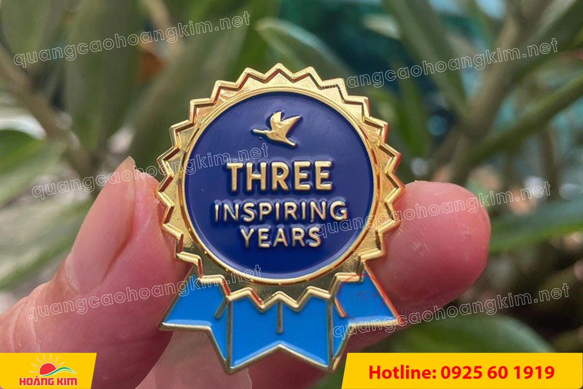 huy hieu duc ma vang 24k cat be theo hinh logo 198 - HUY HIỆU Đ&Uacute;C MẠ V&Agrave;NG 24K CẮT BẾ THEO LOGO CAO CẤP