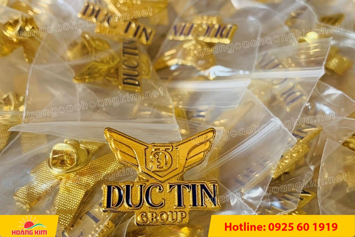 huy hieu duc ma vang 24k cat be theo hinh logo 202 - HUY HIỆU Đ&Uacute;C MẠ V&Agrave;NG 24K CẮT BẾ THEO LOGO CAO CẤP