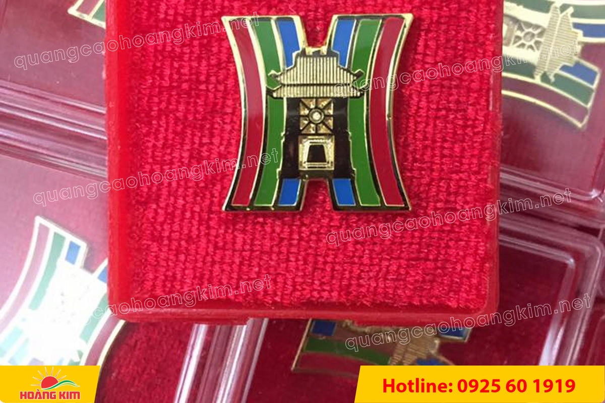 huy hieu duc ma vang 24k cat be theo hinh logo 24 - HUY HIỆU Đ&Uacute;C MẠ V&Agrave;NG 24K CẮT BẾ THEO LOGO CAO CẤP