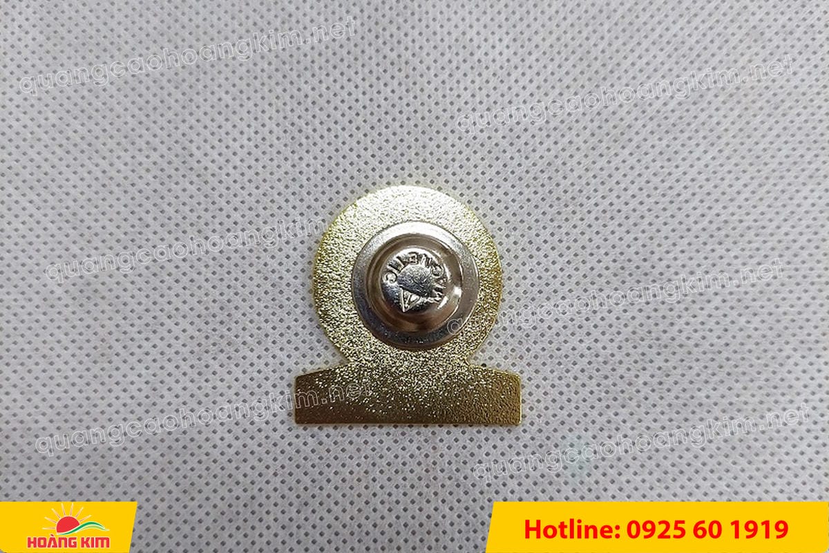 huy hieu duc ma vang 24k cat be theo hinh logo 240 - HUY HIỆU Đ&Uacute;C MẠ V&Agrave;NG 24K CẮT BẾ THEO LOGO CAO CẤP