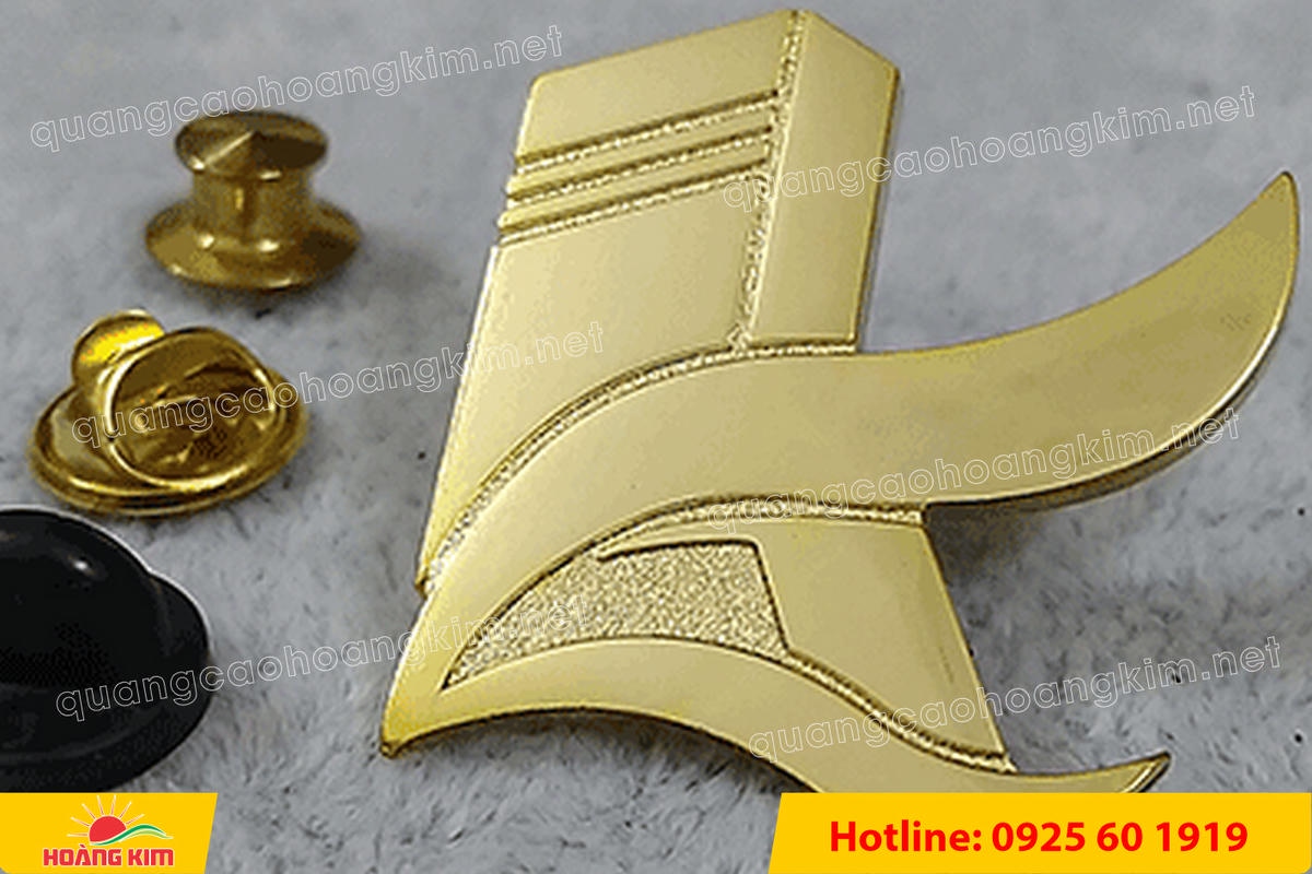 huy hieu duc ma vang 24k cat be theo hinh logo 255 - HUY HIỆU Đ&Uacute;C MẠ V&Agrave;NG 24K CẮT BẾ THEO LOGO CAO CẤP