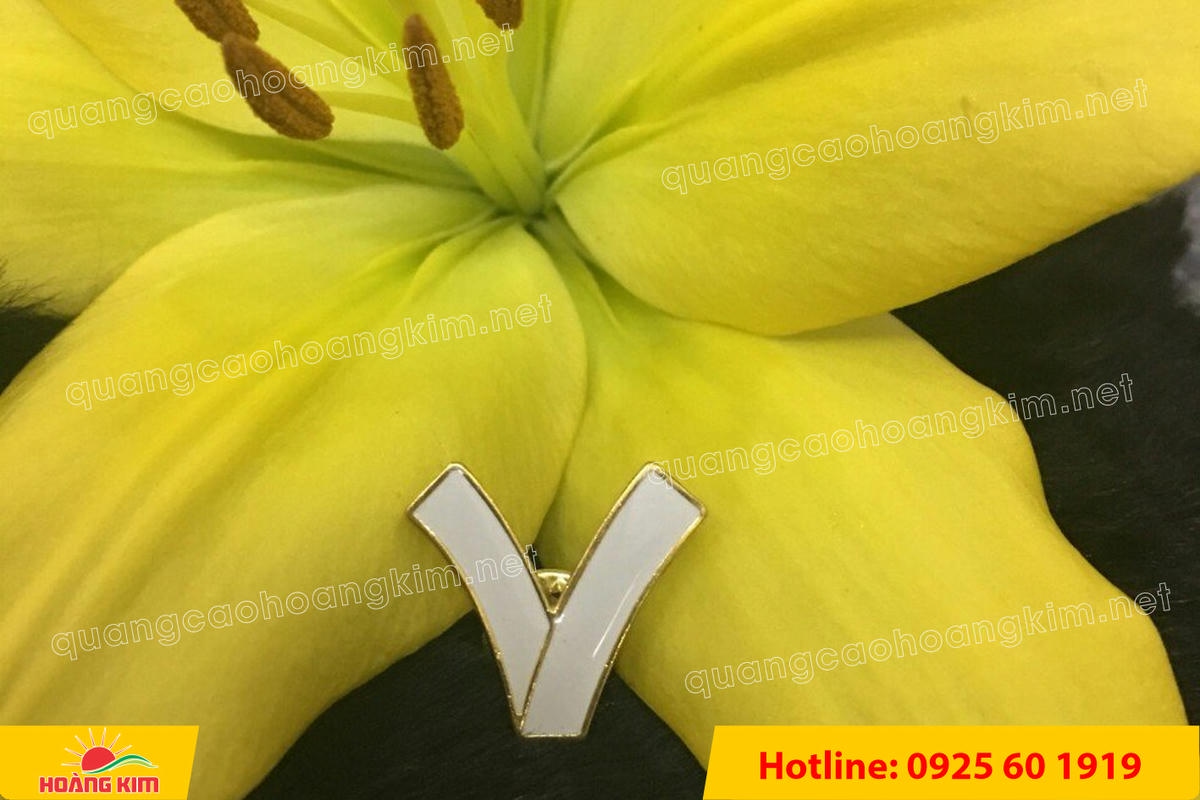 huy hieu duc ma vang 24k cat be theo hinh logo 262 - HUY HIỆU Đ&Uacute;C MẠ V&Agrave;NG 24K CẮT BẾ THEO LOGO CAO CẤP