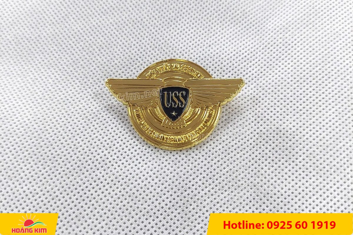 huy hieu duc ma vang 24k cat be theo hinh logo 270 - HUY HIỆU Đ&Uacute;C MẠ V&Agrave;NG 24K CẮT BẾ THEO LOGO CAO CẤP