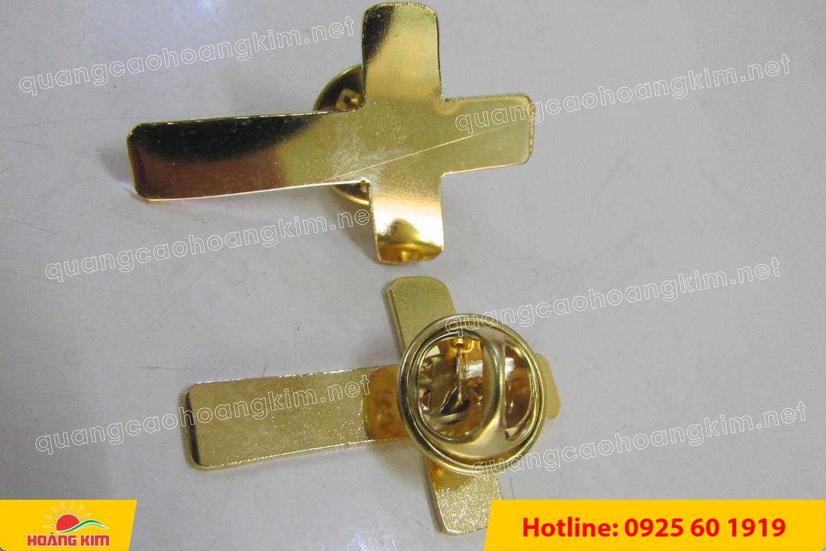 huy hieu duc ma vang 24k cat be theo hinh logo 42 - HUY HIỆU Đ&Uacute;C MẠ V&Agrave;NG 24K CẮT BẾ THEO LOGO CAO CẤP