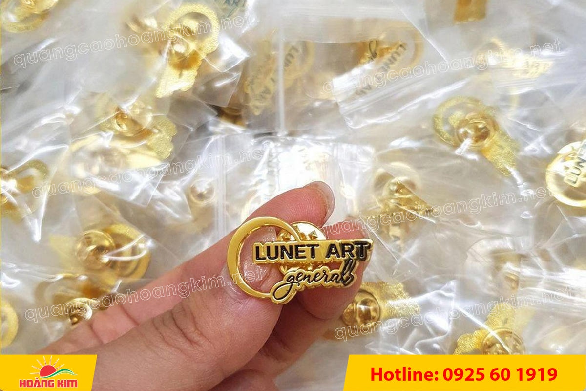 huy hieu duc ma vang 24k cat be theo hinh logo 45 - HUY HIỆU Đ&Uacute;C MẠ V&Agrave;NG 24K CẮT BẾ THEO LOGO CAO CẤP