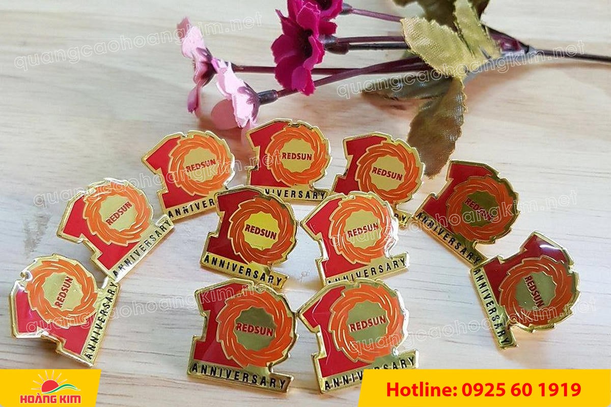 huy hieu duc ma vang 24k cat be theo hinh logo 55 - HUY HIỆU Đ&Uacute;C MẠ V&Agrave;NG 24K CẮT BẾ THEO LOGO CAO CẤP