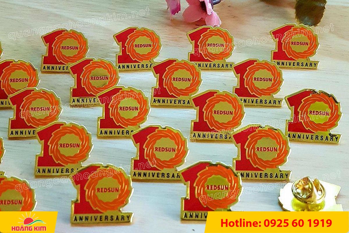 huy hieu duc ma vang 24k cat be theo hinh logo 64 - HUY HIỆU Đ&Uacute;C MẠ V&Agrave;NG 24K CẮT BẾ THEO LOGO CAO CẤP