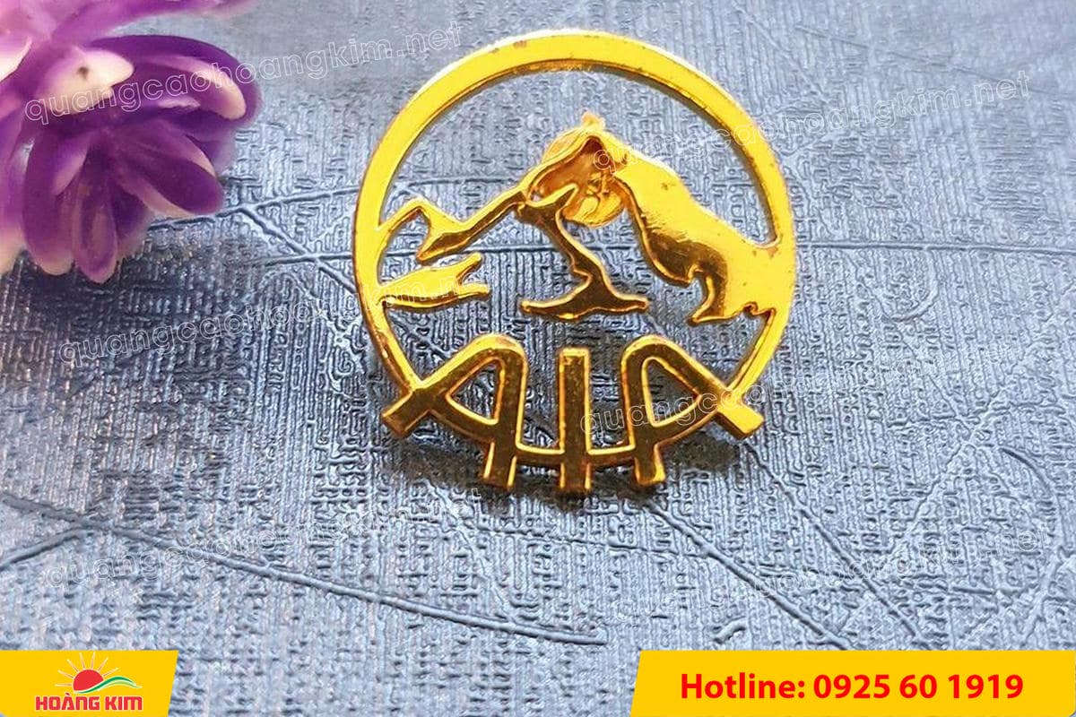 huy hieu duc ma vang 24k cat be theo hinh logo 71 - HUY HIỆU Đ&Uacute;C MẠ V&Agrave;NG 24K CẮT BẾ THEO LOGO CAO CẤP