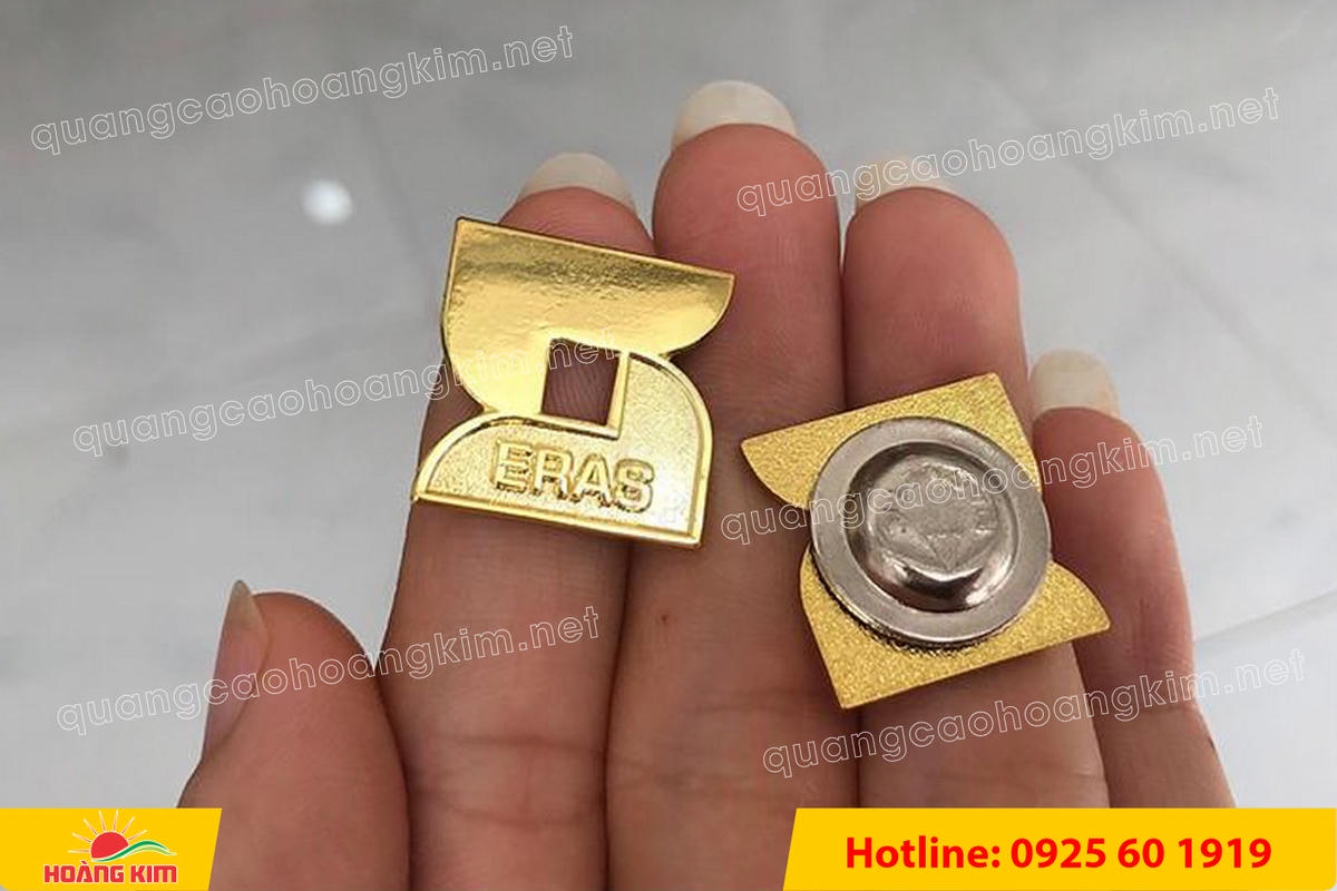 huy hieu duc ma vang 24k cat be theo hinh logo 76 - HUY HIỆU Đ&Uacute;C MẠ V&Agrave;NG 24K CẮT BẾ THEO LOGO CAO CẤP