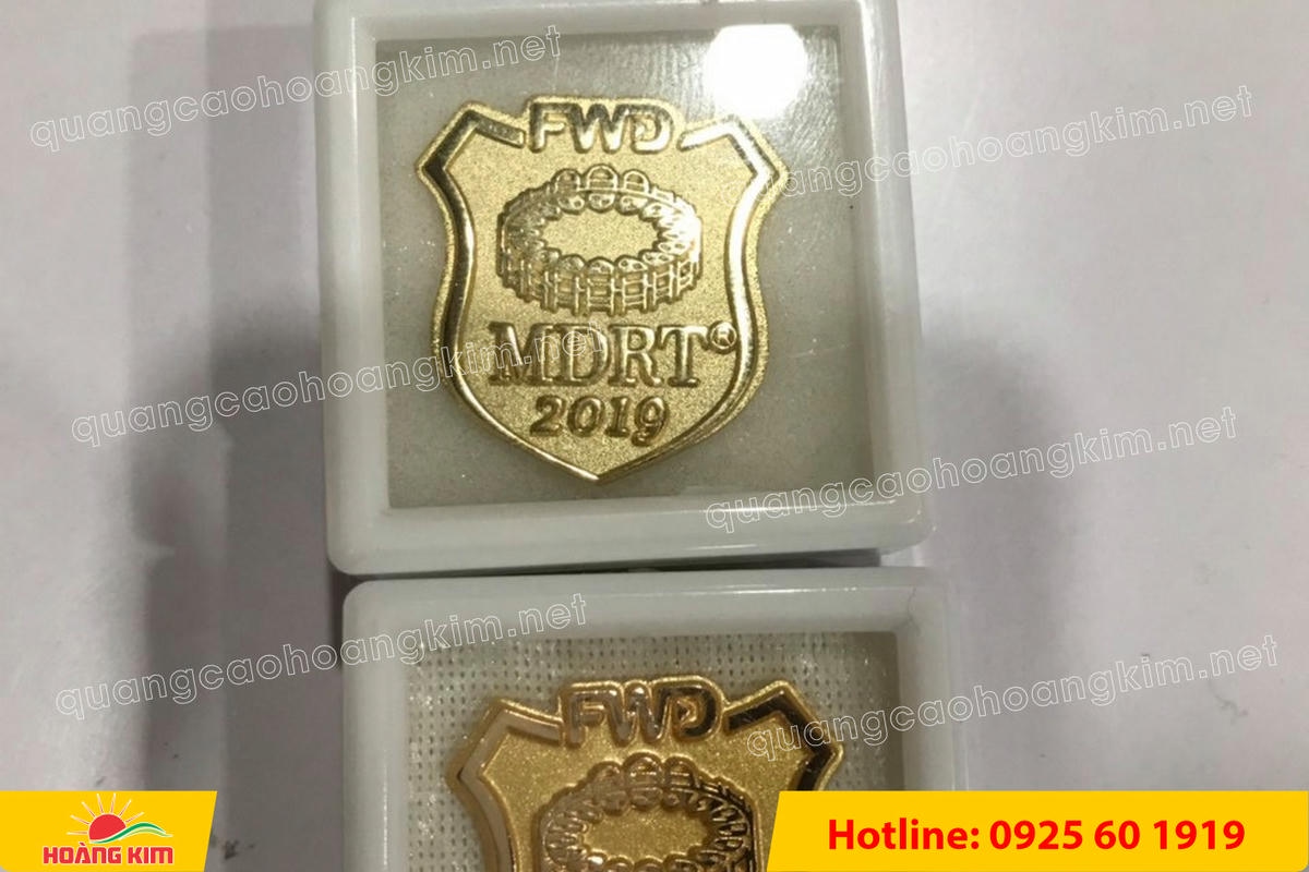 huy hieu duc ma vang 24k cat be theo hinh logo 81 - HUY HIỆU Đ&Uacute;C MẠ V&Agrave;NG 24K CẮT BẾ THEO LOGO CAO CẤP