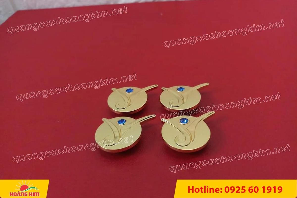 huy hieu duc ma vang 24k cat be theo hinh logo 93 - HUY HIỆU Đ&Uacute;C MẠ V&Agrave;NG 24K CẮT BẾ THEO LOGO CAO CẤP